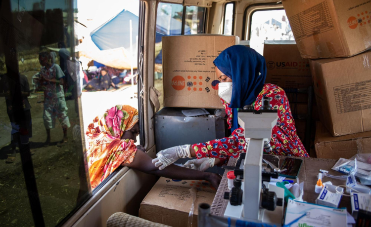 UNFPA and its partners on the ground in Sudan’s Gedaref state, with mobile teams responding to reproductive health and protection needs. © UNFPA Sudan