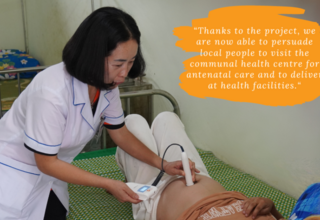 Midwife Lo Thi Thanh of Mu Sang Commune Health Centre 