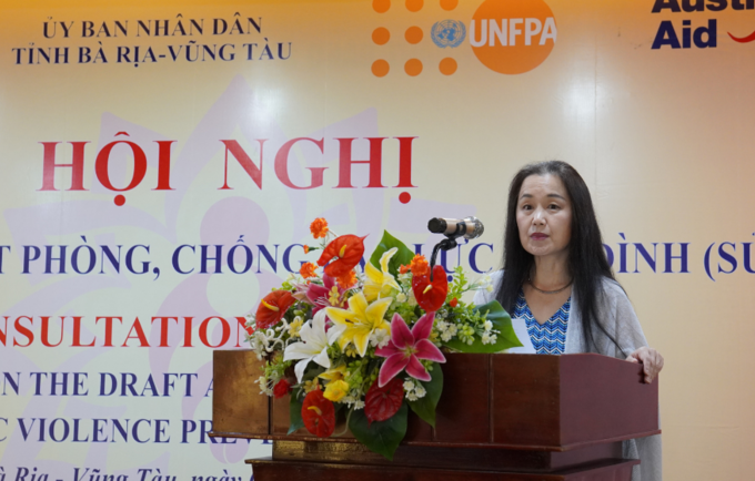 Ms. Naomi Kitahara at the workshop on the amended Domestic Violence Prevention and Control Law