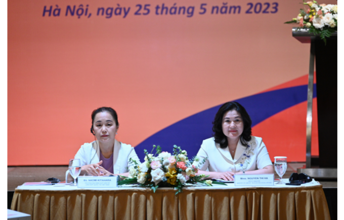 Bà Naomi Kitahara và Thứ trưởng Nguyễn Thị Hà