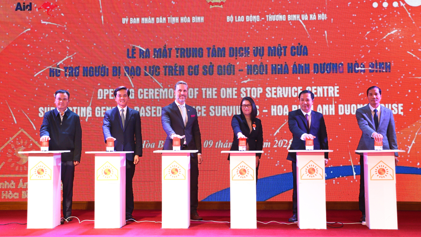 Opening of One-Stop Service Centre (Anh Duong House) in Hoa Binh province.