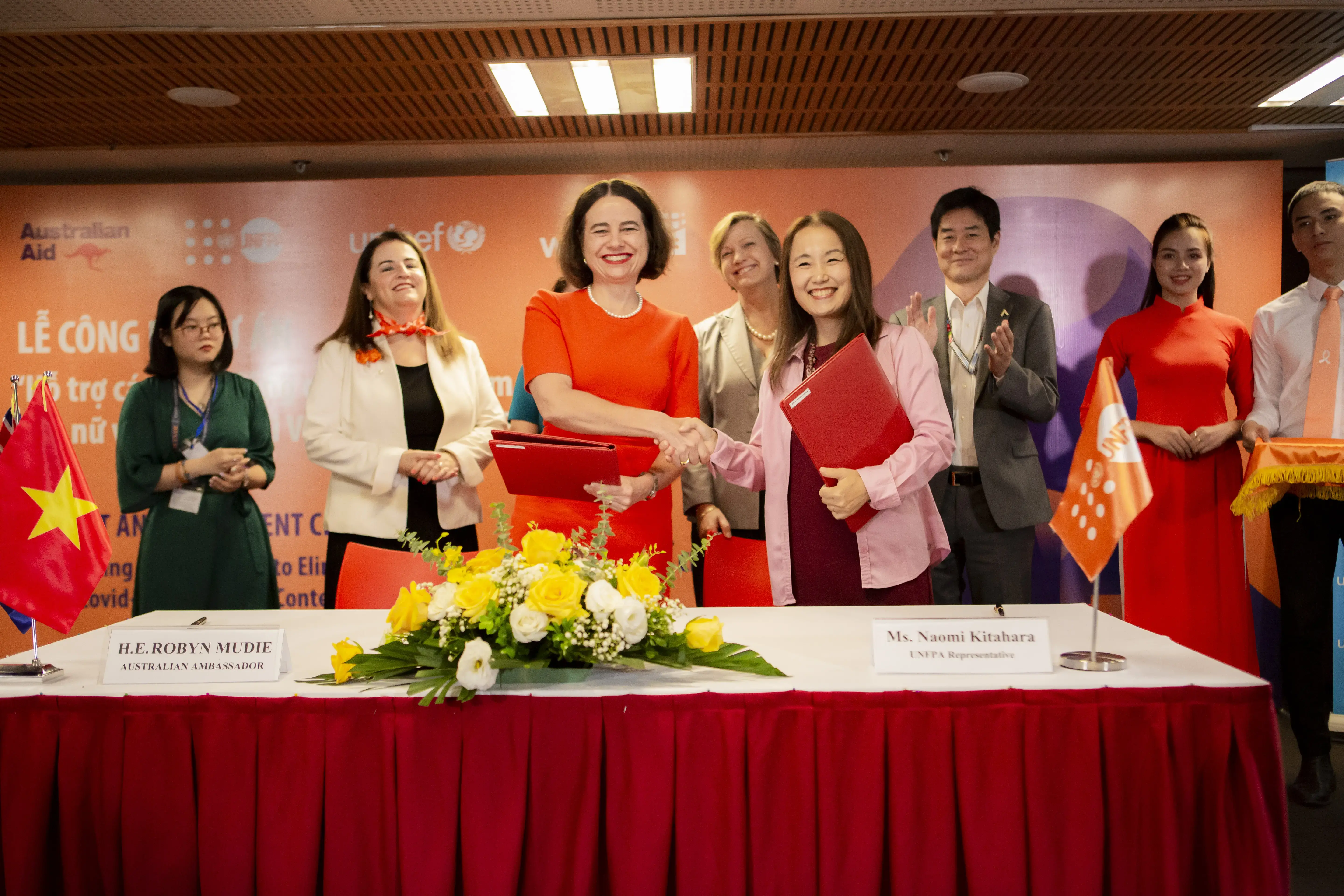 The Government of Viet Nam, the Government of Australia and UN agencies (UNFPA, UNICEF and UN Women) join hands to protect women and children from violence in COVID-19 context 